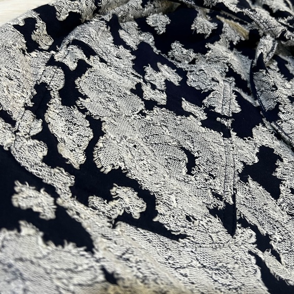 EUC. Lilka {Anthro} Textured Navy Blue & Cream Bathrobe + Pocket | XS · Small - Picture 8 of 15